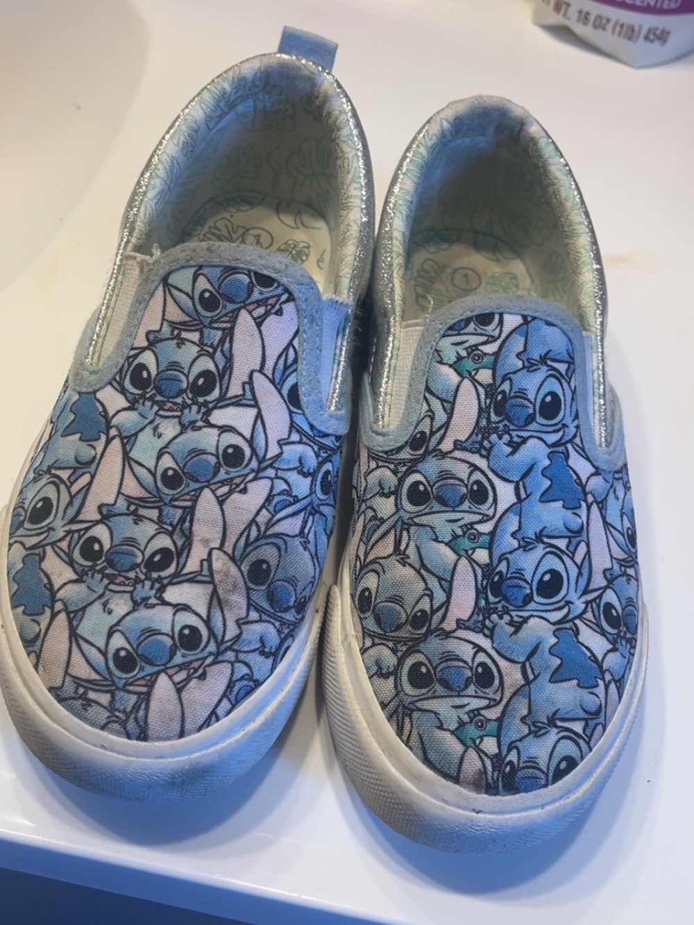 GROUND UP STITCH ( LILO & STITCH ) SNEAKERS SIZE 1 LITTLE KIDS